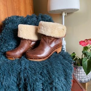 NWOT UGG Lynnia Shearling  booties size 8